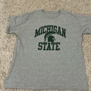 Men’s large. T shirt like new